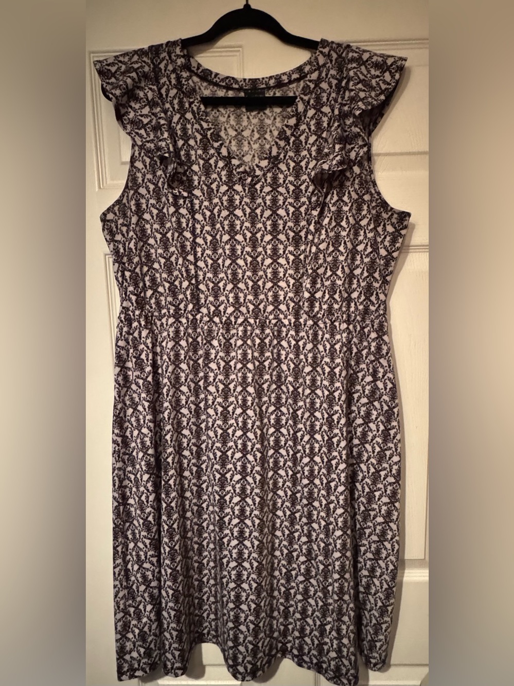Faded Glory Sz XL Gray with Black Floral Printed Midi Dressp